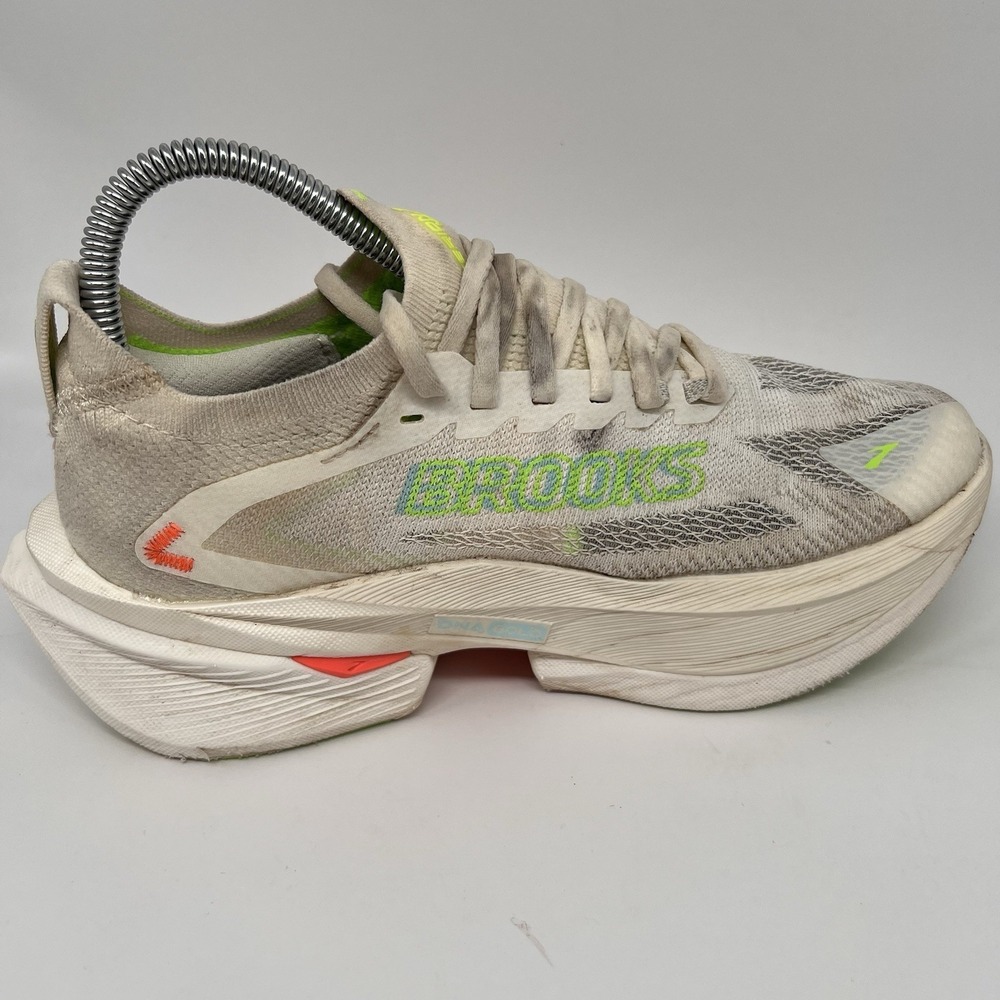 Brooks Hyperion Max 3 Womens Running Shoes Marathon Cushion Size 6.5 B Coconut - Picture 3 of 9